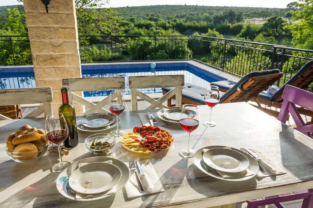 Villa Dvori Dida Mile سفيتي بيتار الغرفة الصورة
